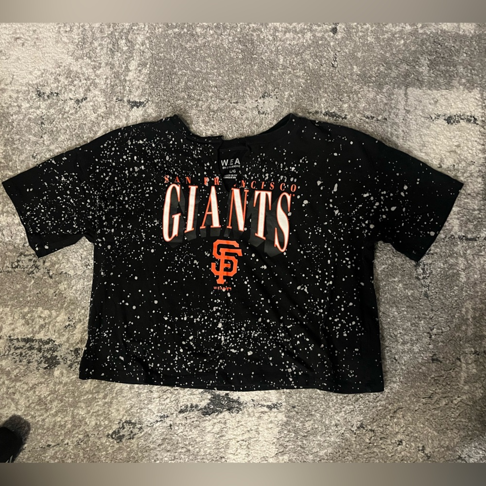 Wear by Erin Andrew San Francisco Giants Shirt